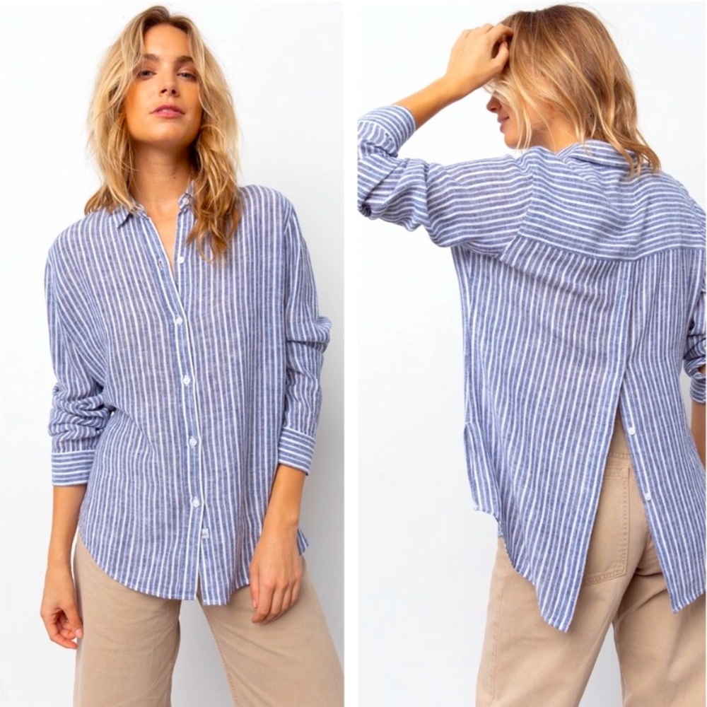 NWT Rails linen top with silver accents!